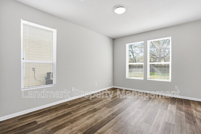 Building Photo - 303 Eastland St