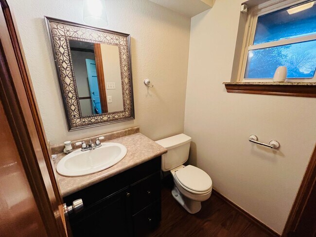 Building Photo - Charming 3-Bedroom Duplex in West Norman