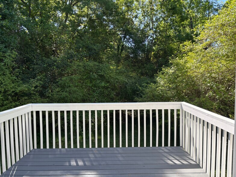 Building Photo - 97 Lily Dr