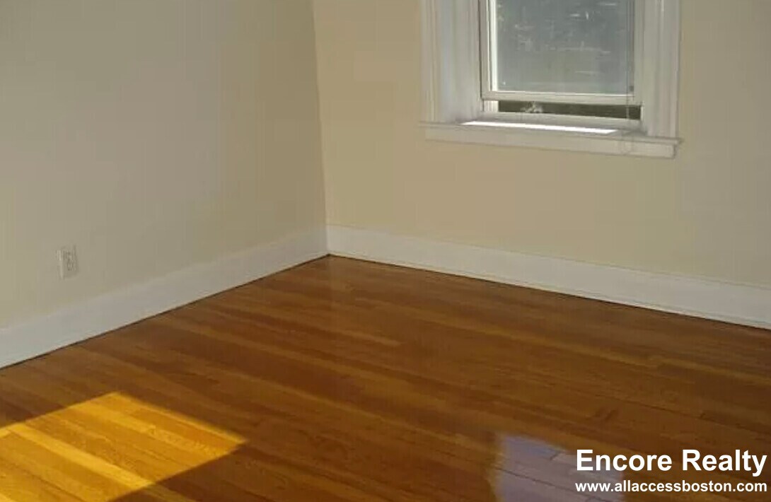 Building Photo - 126 Warren St