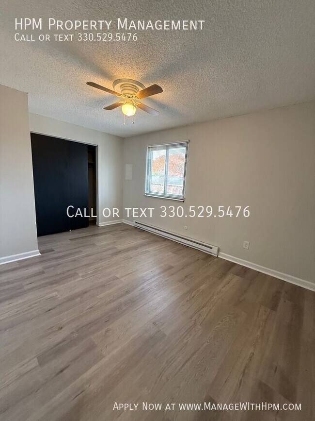 Building Photo - 1017 Howe Ave