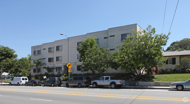 Building Photo - Eastern Manor Apts