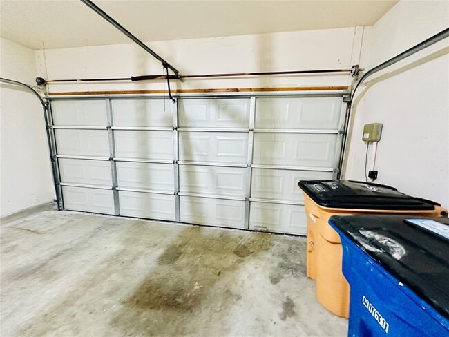 Building Photo - 16216 Castletroy Dr