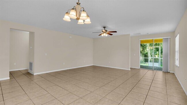 Building Photo - 6838 Glenbrook Dr
