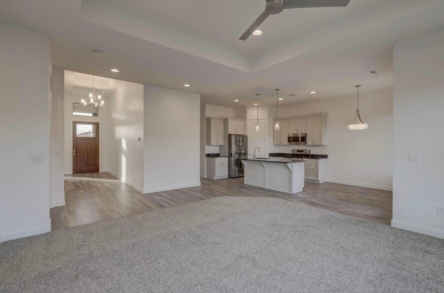 Building Photo - 4729 S Lucy Ln