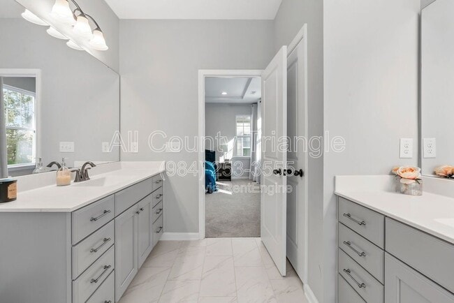 Building Photo - 504 Flip Trail