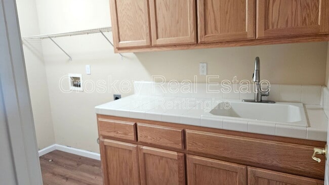 Building Photo - 2068 Eucalyptus Way