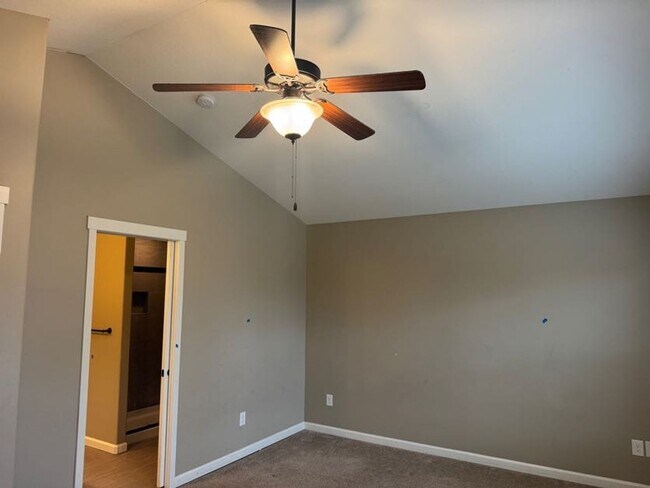 Building Photo - 2706 NE 130th Ct