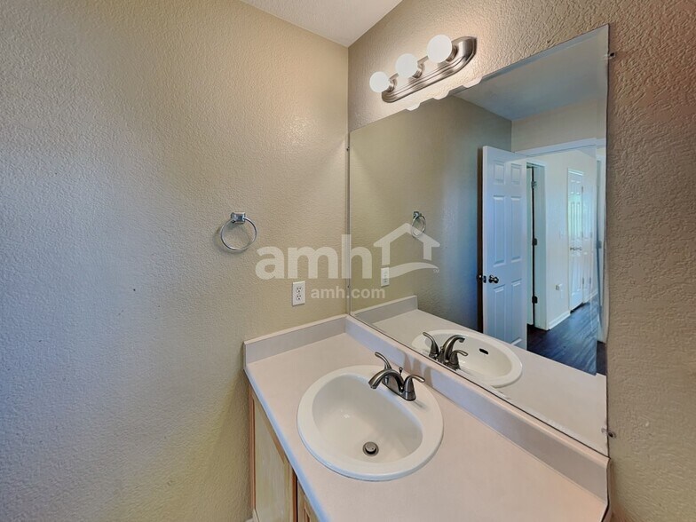 Building Photo - 19663 E 49th Ave