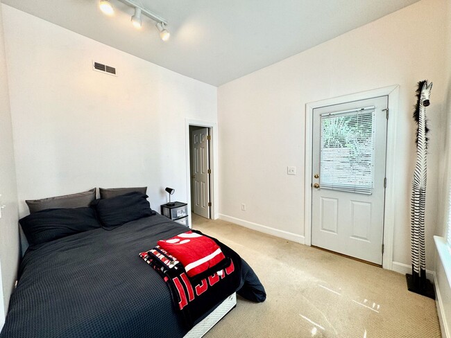 Building Photo - Charming 3 Bed/2 Full Bath in Columbia Tus...