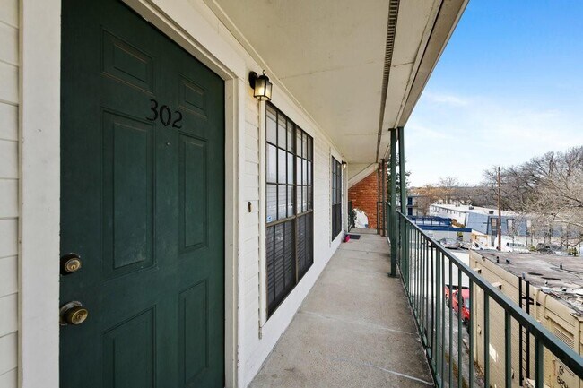 Building Photo - 2811 Rio Grande St