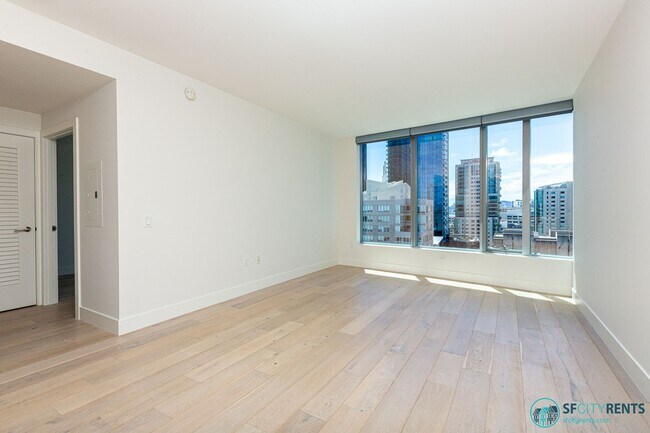 Building Photo - Rincon Hill: Bright & Spacious Condo w/ A/...