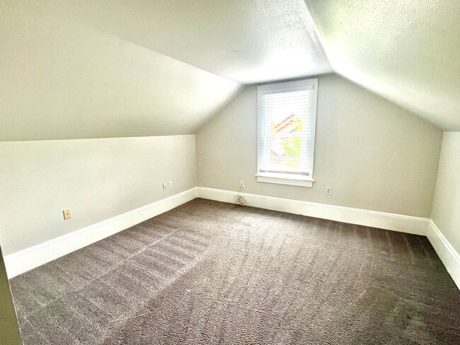 Building Photo - Reed Neighborhood Beautifully Renovated 3-...