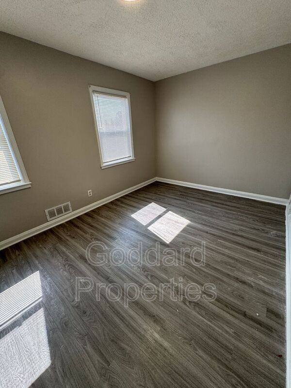 Building Photo - 3483 Dunhaven Rd