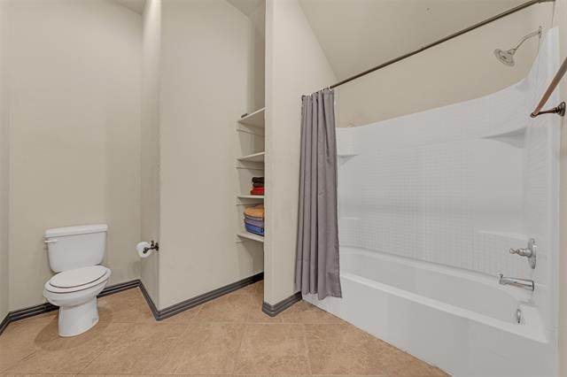 Building Photo - 12300 Hunters Knoll Dr