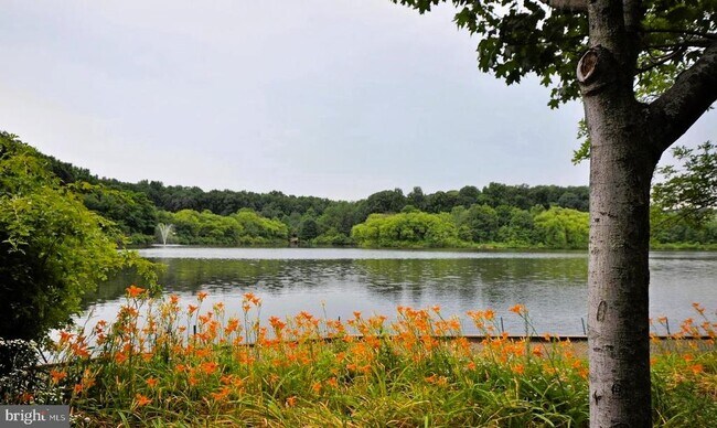 Building Photo - 7759 New Providence Dr