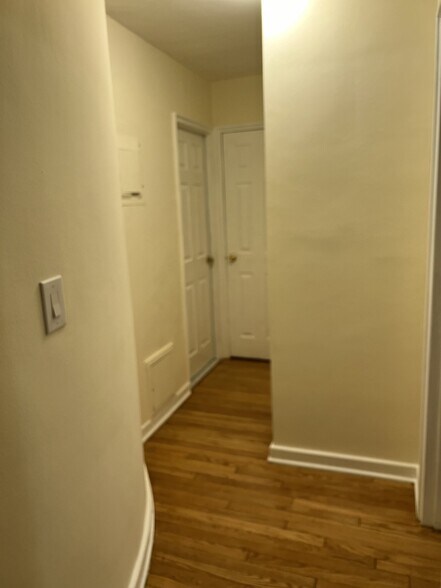 Building Photo - 800 N Broad St