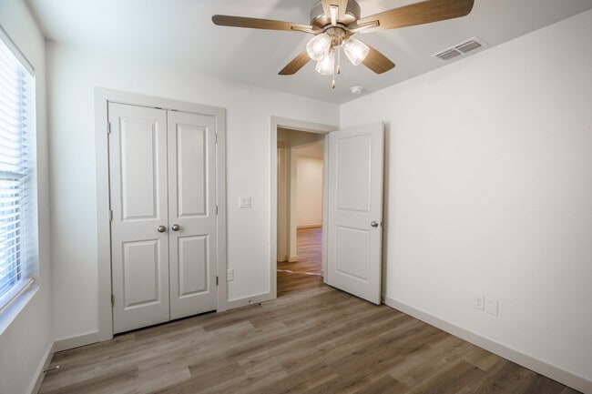 Building Photo - 8022 Elm Ave