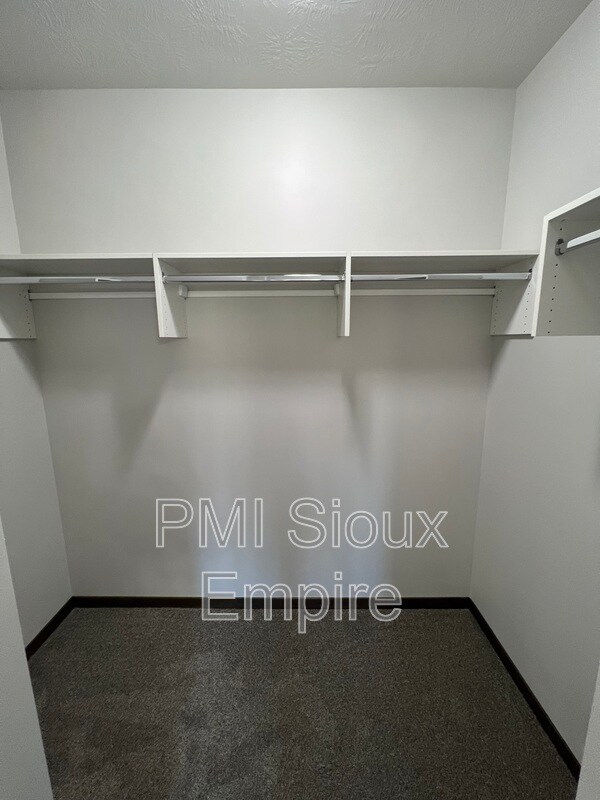 Building Photo - 6171 S Alki Pl