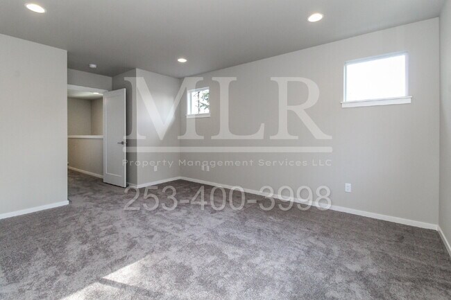 Building Photo - 10325 SE 270th St