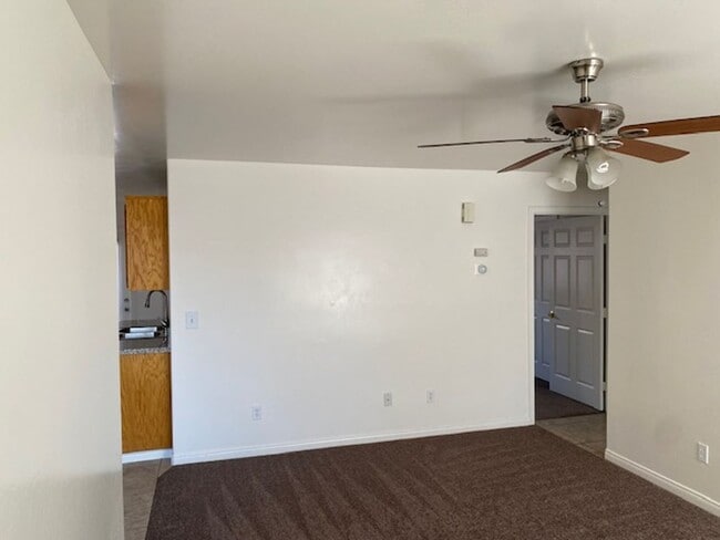 Building Photo - APARTMENT