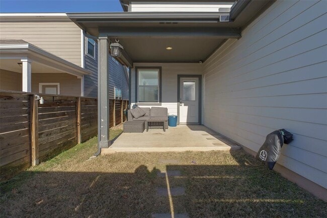 Building Photo - 5304 Golden Canary Ln