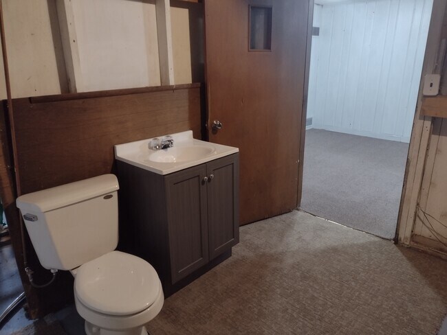 Building Photo - 4825 Ridge Rd