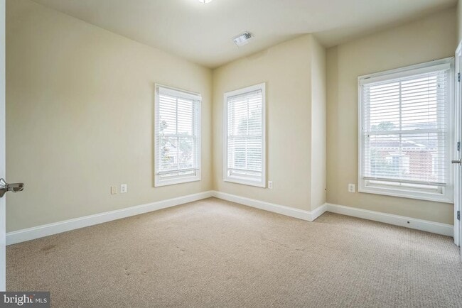 Building Photo - 7000 Eastern Red Cedar Ln