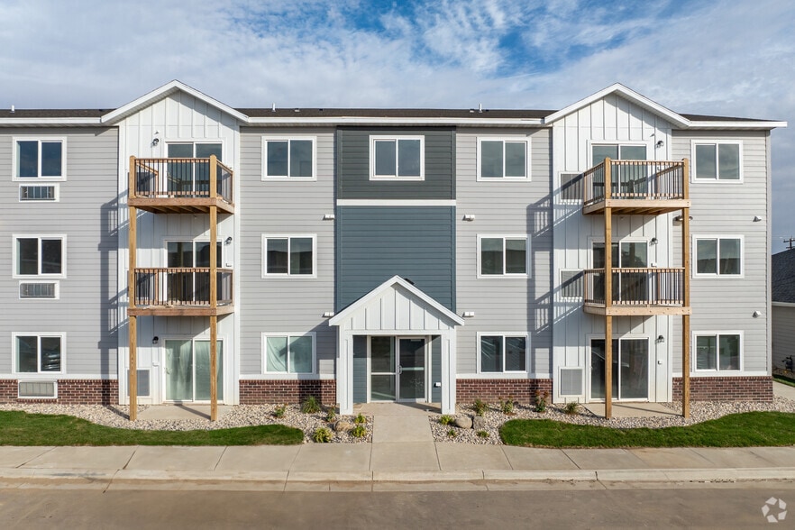 Building Photo - Yukon at Benson