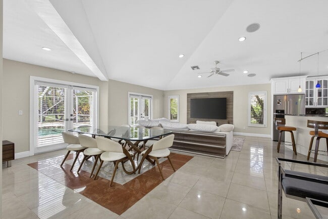 Building Photo - 5463 Sea Biscuit Rd