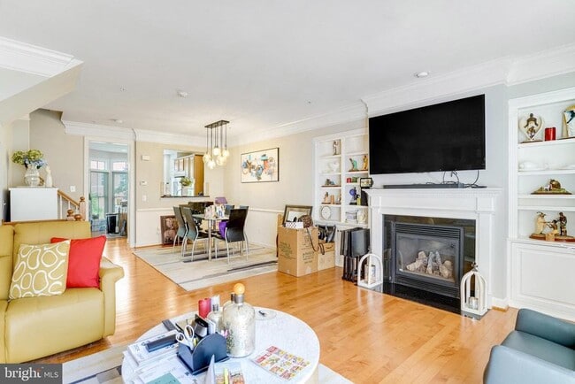 Building Photo - 456 Ferdinand Day Dr
