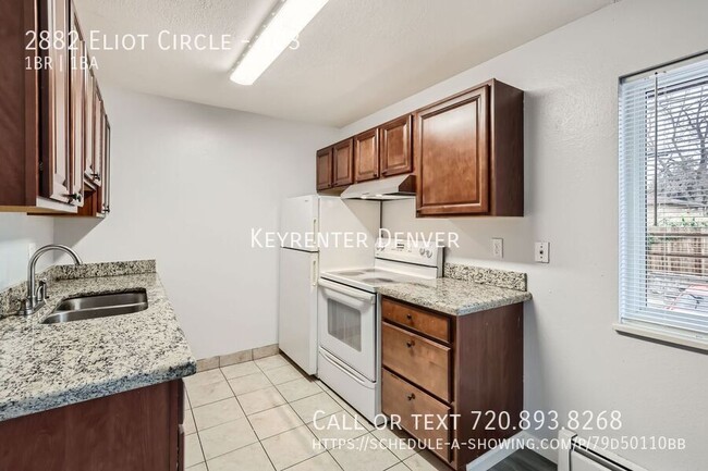 Building Photo - Charming 1 Bed 1 Bath Apartment In Prime L...