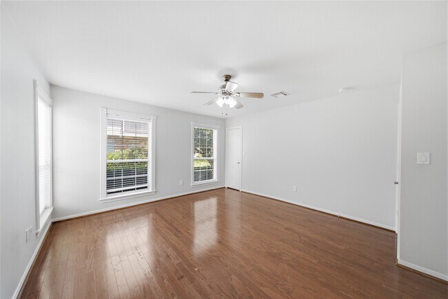 Building Photo - 727 Bunker Hill Rd