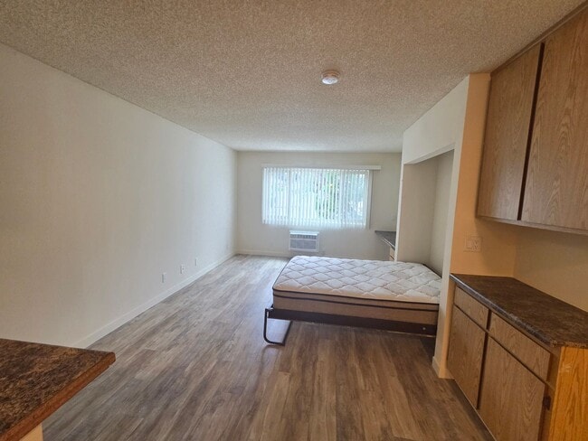 Interior Photo - 10075 Tujunga Canyon Blvd