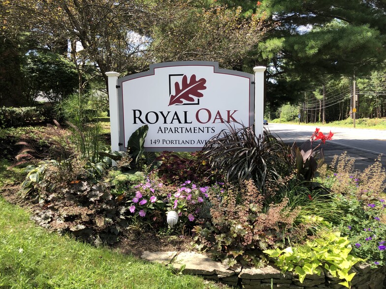 Primary Photo - Royal Oak Apartments