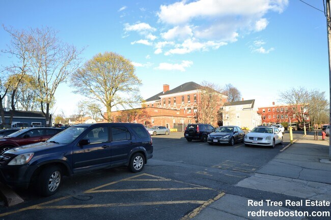 Building Photo - 140 Union St