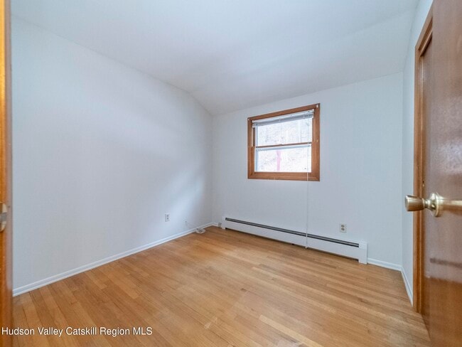 Building Photo - 30 Redwood Rd