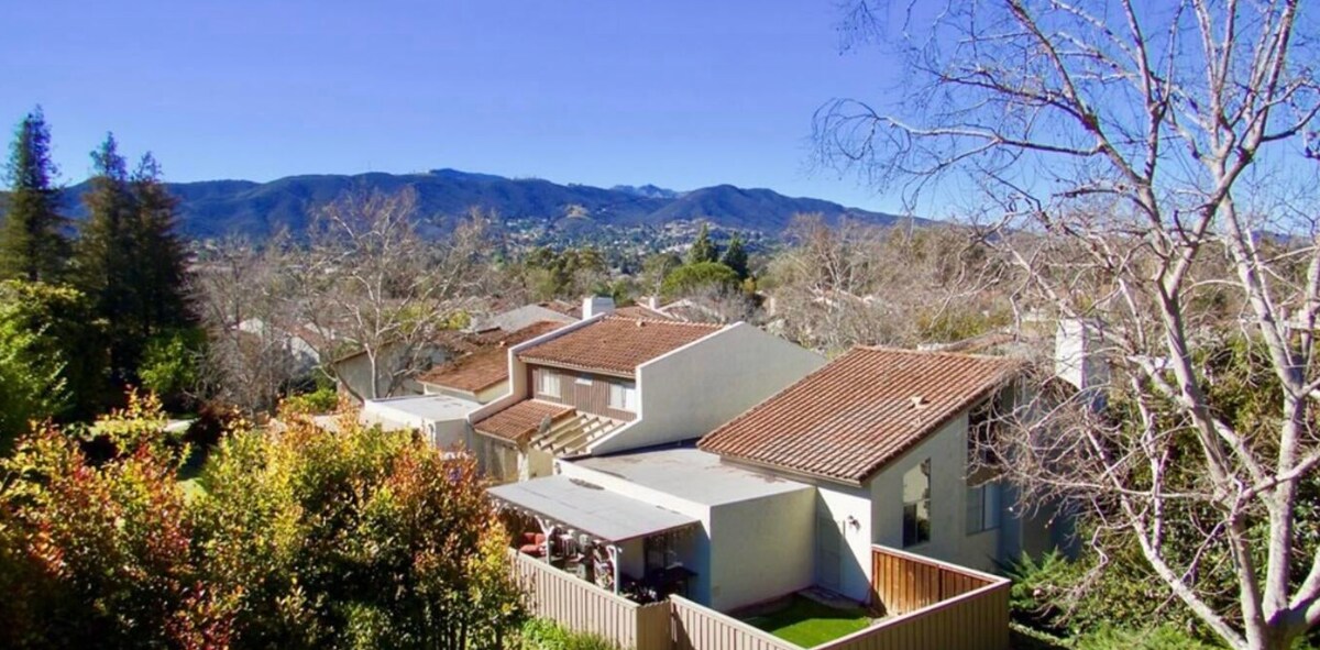 Building Photo - 883 Woodlawn Dr
