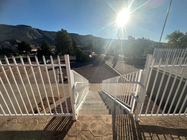 Building Photo - Quiet neighborhood, 3 bedroom, 2 bath home, huge front patio/deck, RV parking!