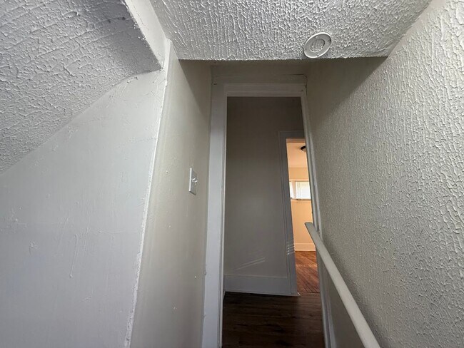 Building Photo - Open House Schedule Mon 9.1.25 @ 12:00pm, ...