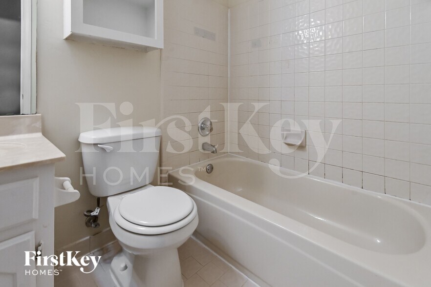 Building Photo - 8441 Woolrich Dr