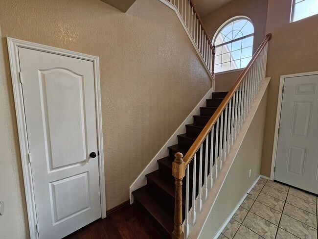 Building Photo - Spacious & Inviting 6-Bedroom Cedar Hill Home – Perfect for Your Next Move