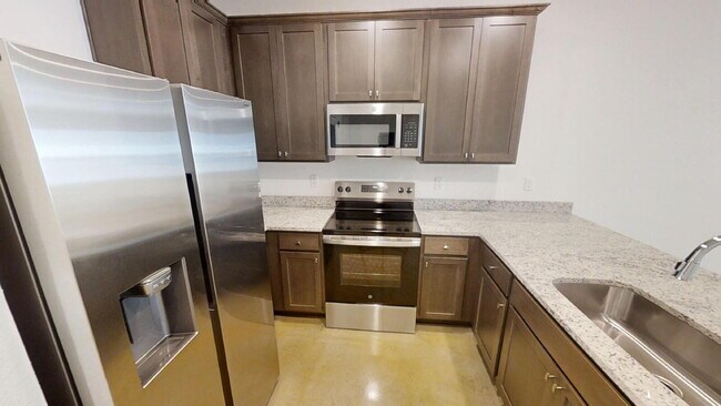 Building Photo - 907 Switchgrass Dr
