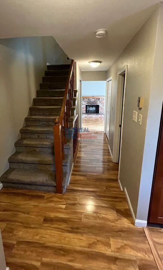 Building Photo - 1345 Village Park Ct