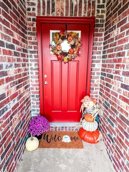 Entry - 6900 SW Whitmarsh Rd