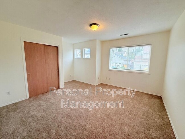 Building Photo - 5602 NE 64th Street