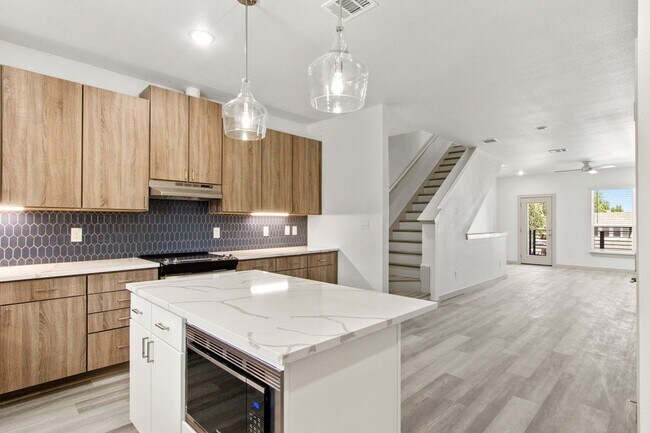 Building Photo - * MOVE IN SUMMER 7/31/207 * 5 Bed 5.5 Bath...