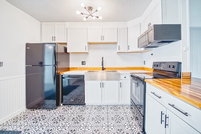 Building Photo - 11912 Cypress Hill Cir