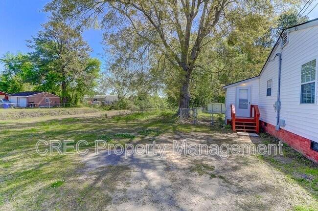 Building Photo - 2401 Eagle Dr