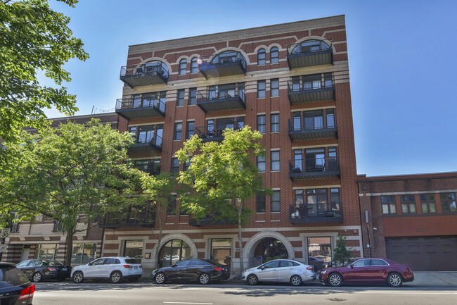 Primary Photo - 1355 W Washington Blvd
